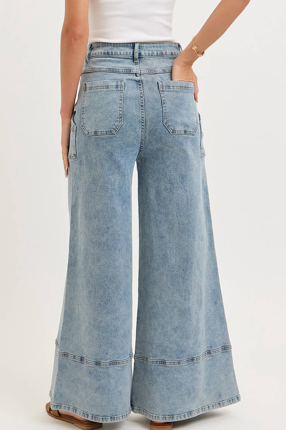 WIDE-LEG HIGH-RISE STRETCH JEANS