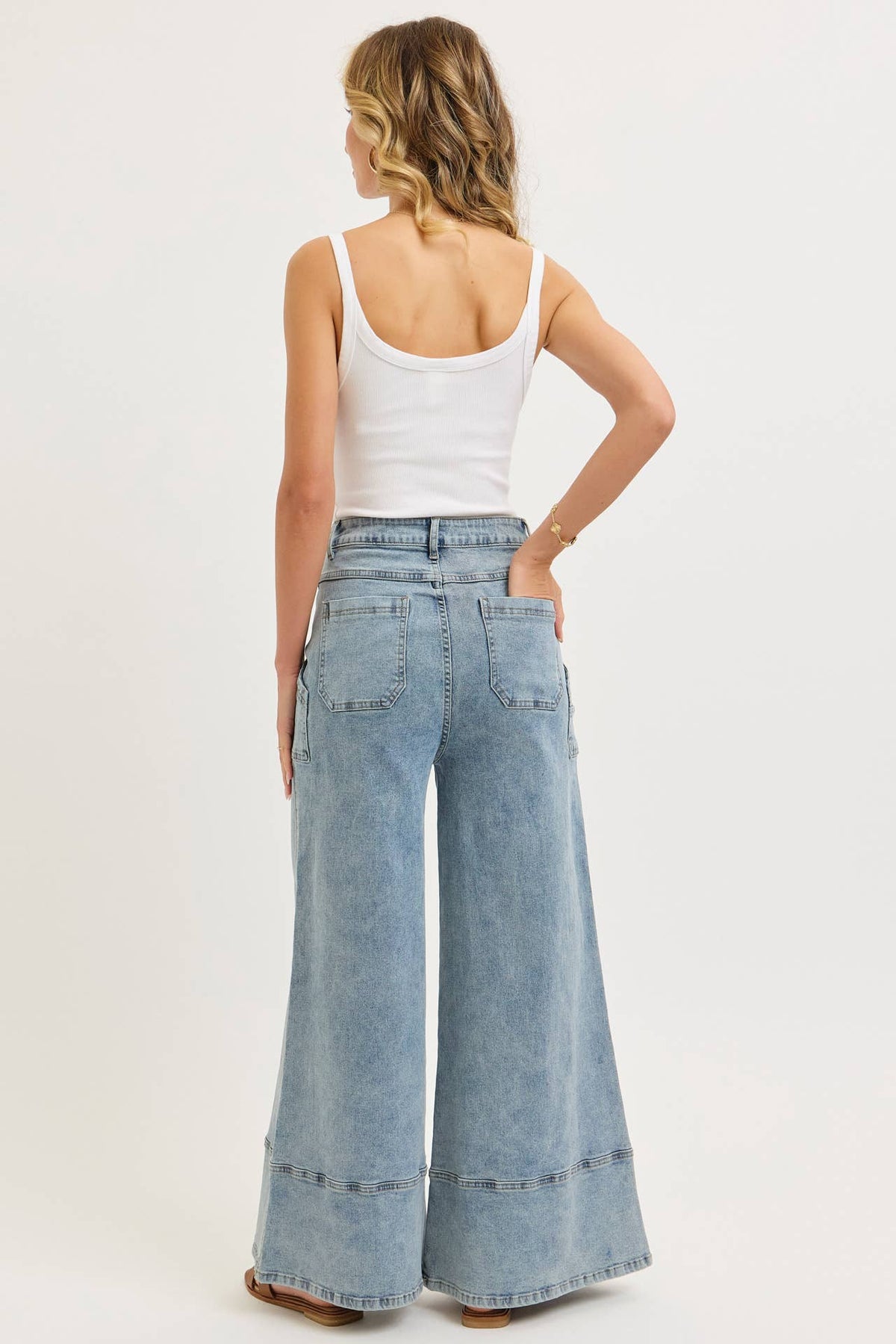 WIDE-LEG HIGH-RISE STRETCH JEANS