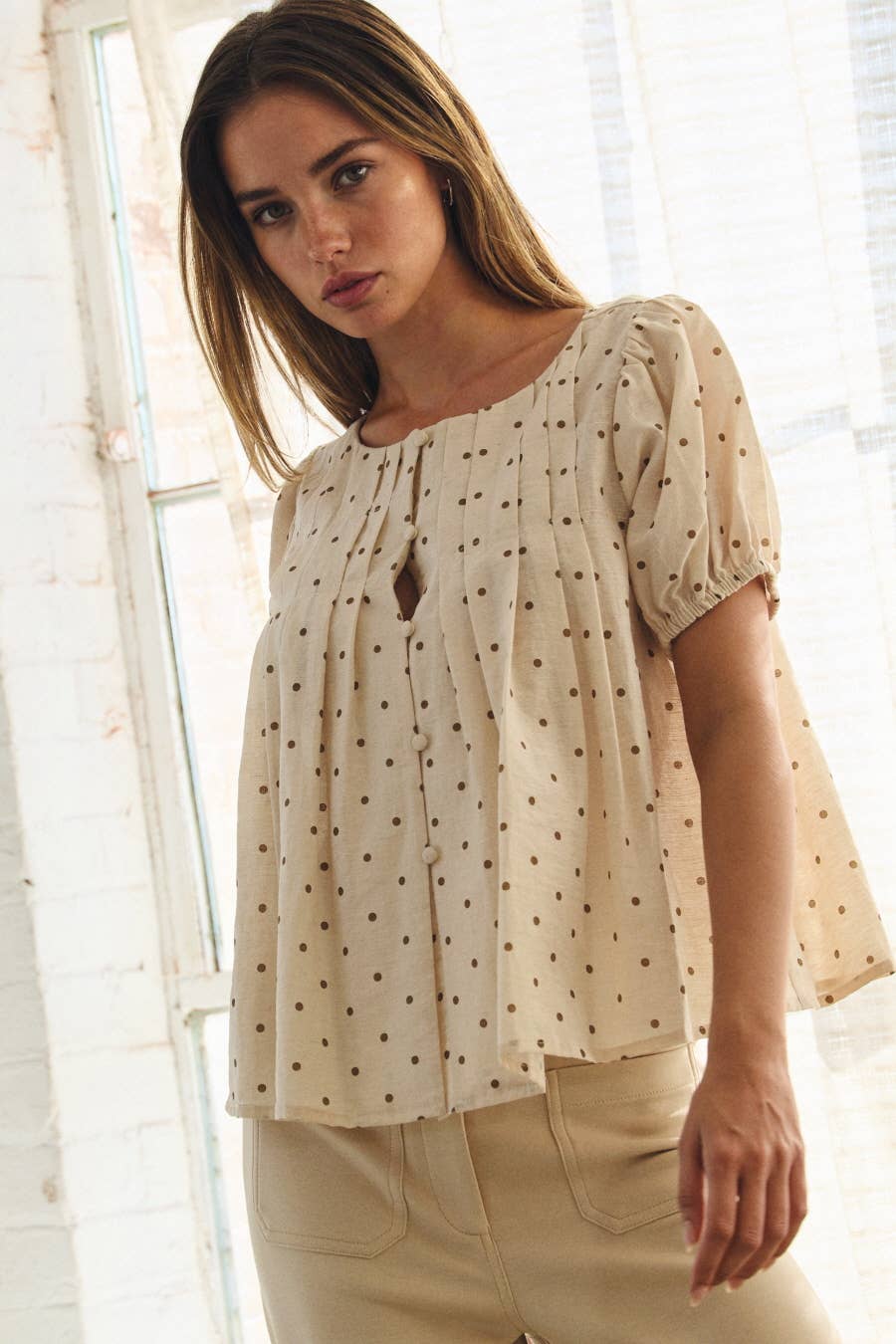 Short-sleeve polka dot top