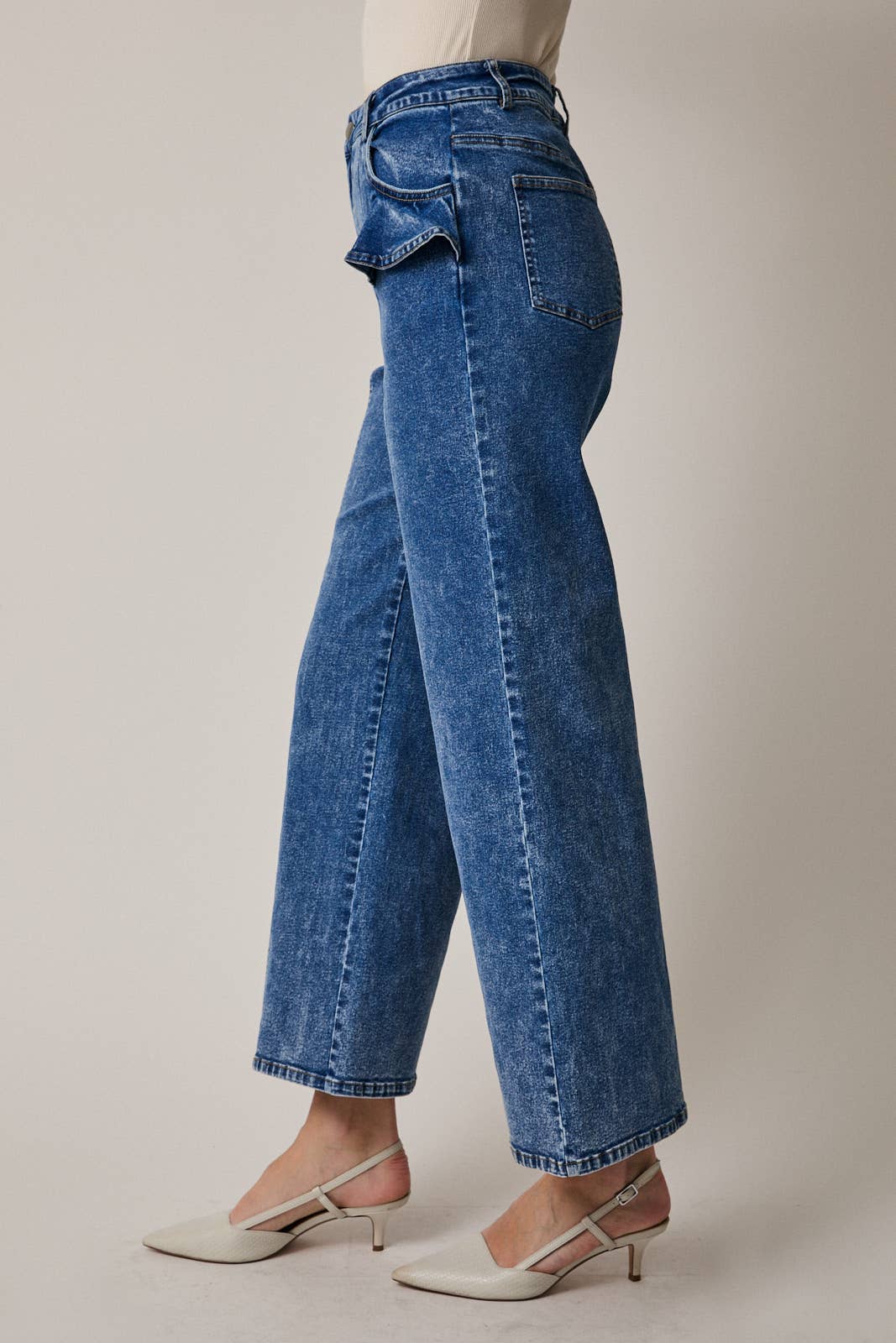 RUFFLE WIDE LEG JEANS