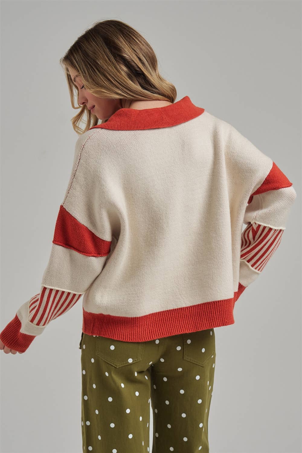 COZY LOOSE FIT SWEATER