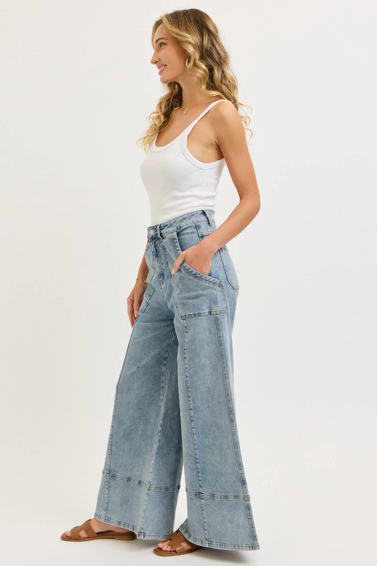 WIDE-LEG HIGH-RISE STRETCH JEANS